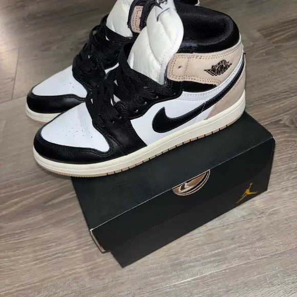 Nike Jordan Retro 1 “Latte”
